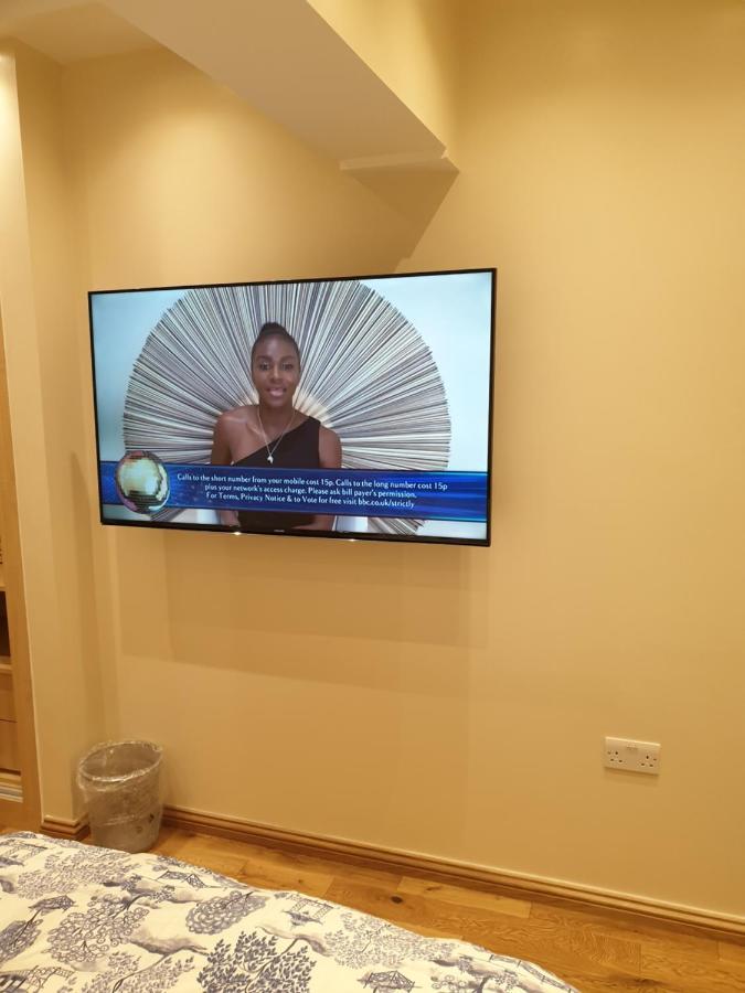 London Luxury Apartments 5 Min Walk From Ilford Station, With Free Parking Free Wifi Dış mekan fotoğraf