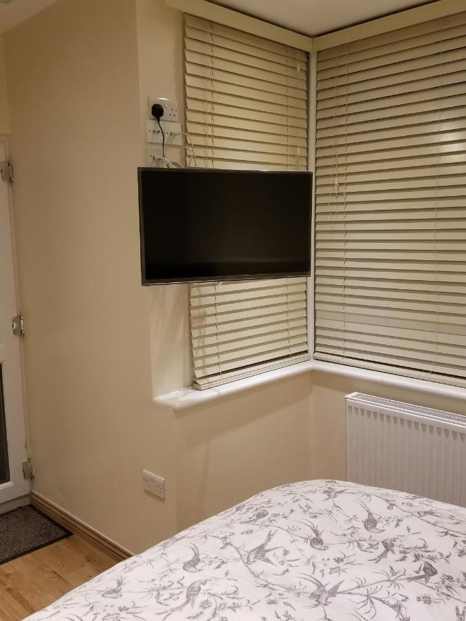 London Luxury Apartments 5 Min Walk From Ilford Station, With Free Parking Free Wifi Dış mekan fotoğraf