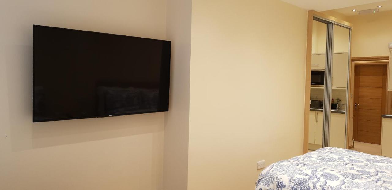 London Luxury Apartments 5 Min Walk From Ilford Station, With Free Parking Free Wifi Dış mekan fotoğraf