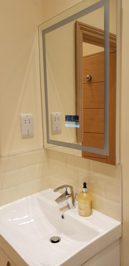 London Luxury Apartments 5 Min Walk From Ilford Station, With Free Parking Free Wifi Dış mekan fotoğraf