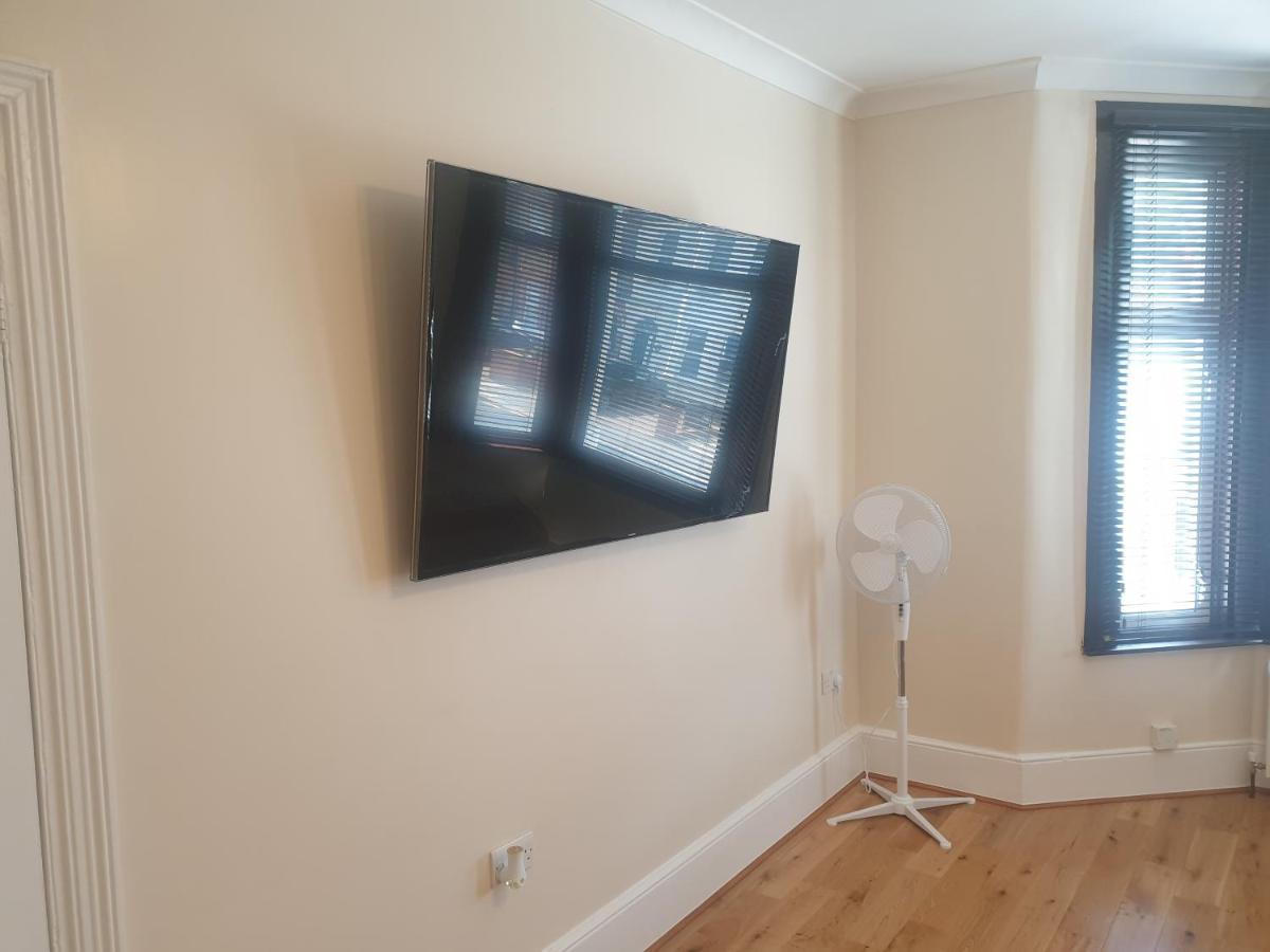 London Luxury Apartments 5 Min Walk From Ilford Station, With Free Parking Free Wifi Dış mekan fotoğraf